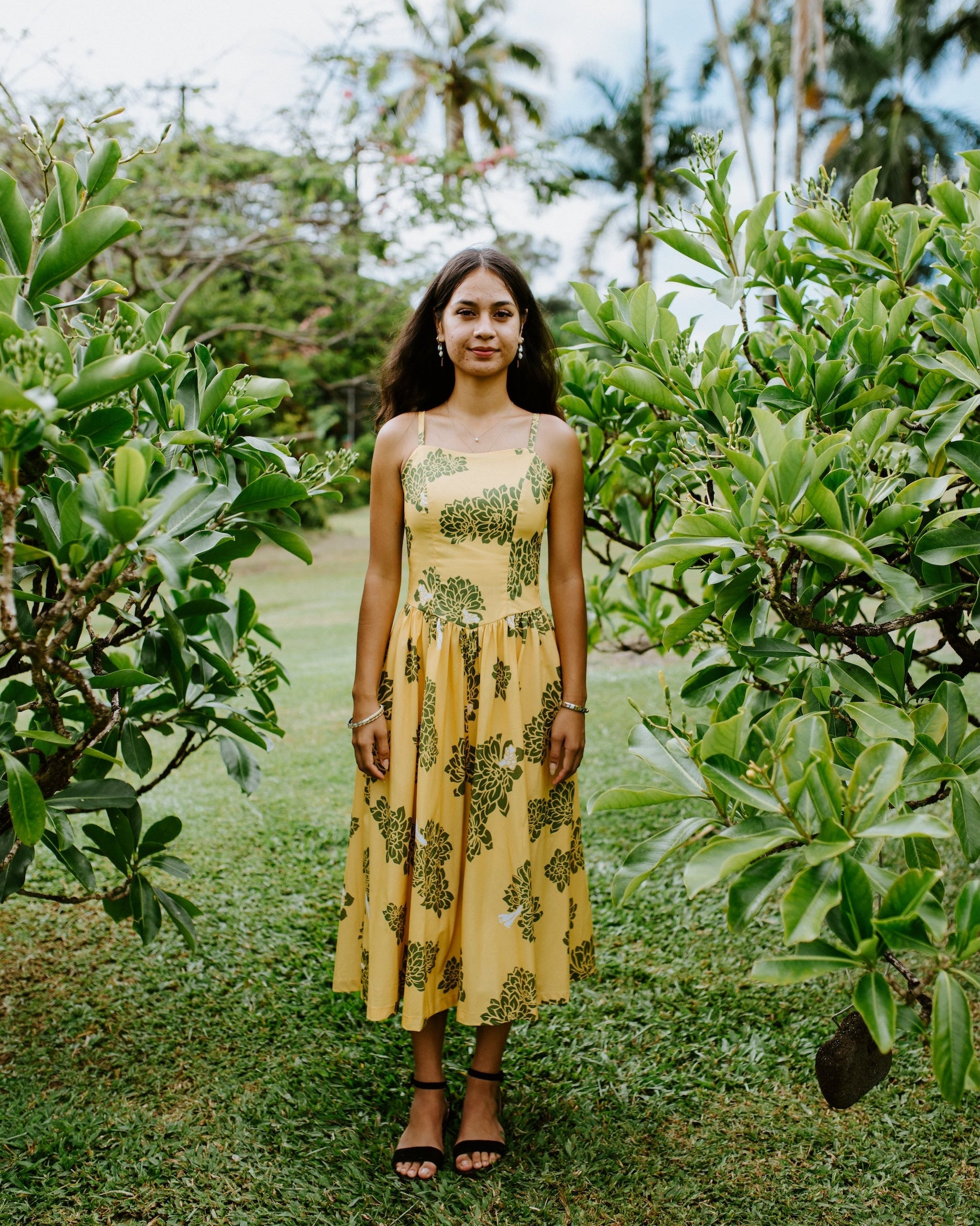 Hinahina K Kahakai Hike Dress- Sunflower Sig Zane Designs Hinahina K Kahakai Hike Dress- Sunflower Sig Zane Designs