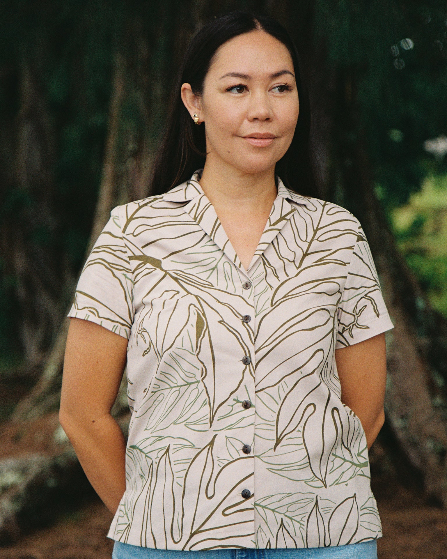 Uluwehi Keaukaha Poʻokela Blouse- Doeskin