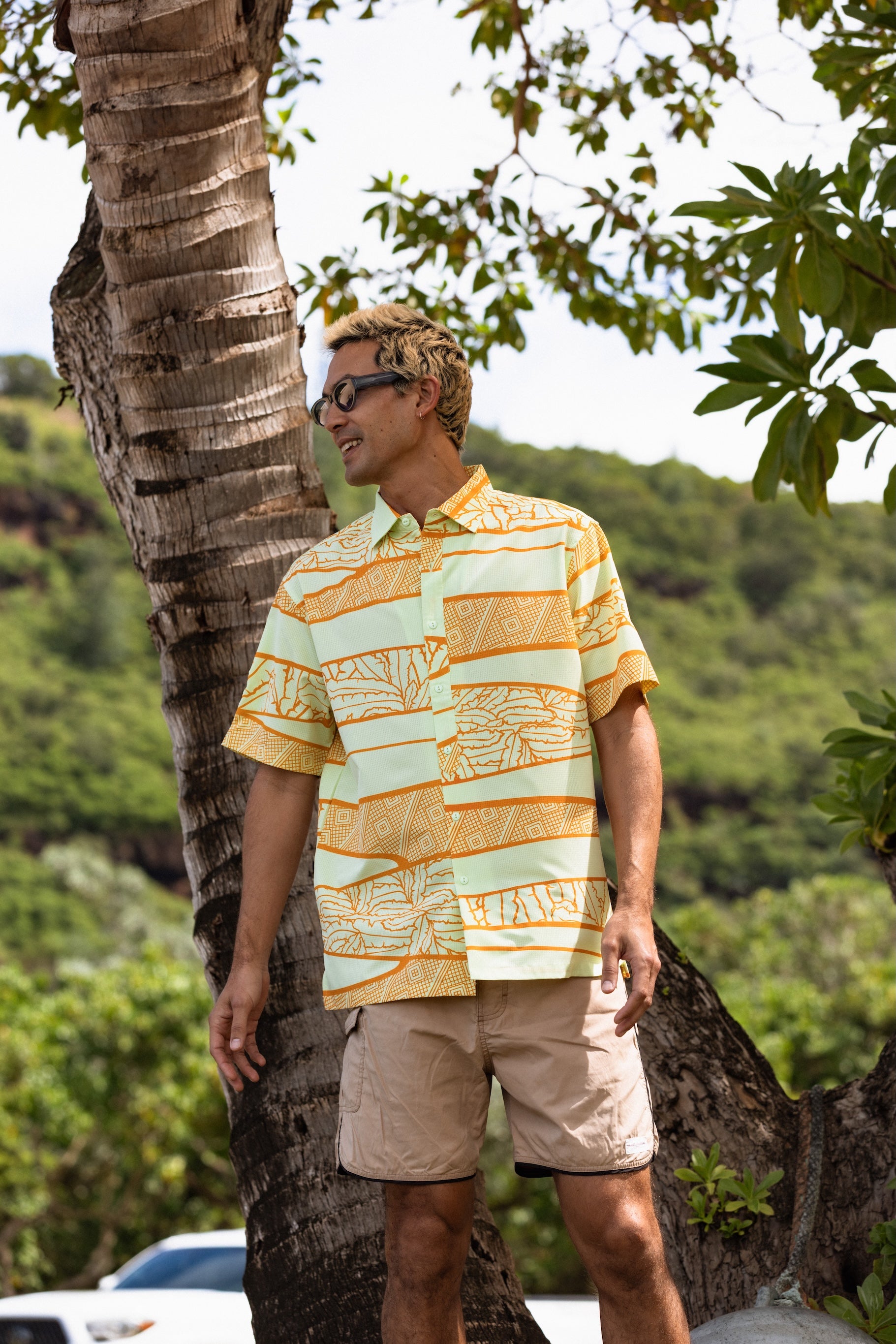 Ka Uluwehi O Ke Kai Holopali Aloha Shirt- Summer Pear