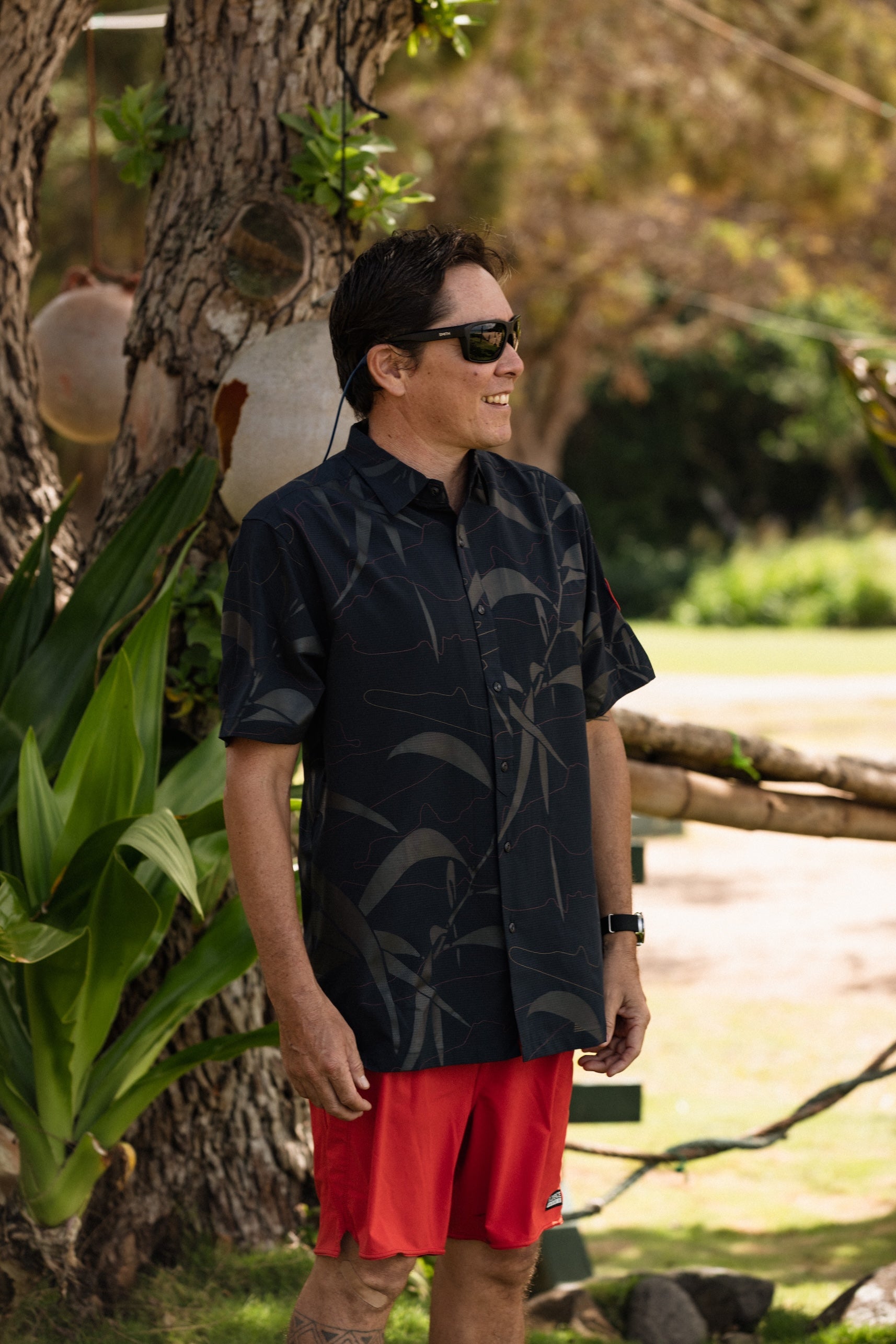 Sig Zane for NSLA Holopali Aloha Shirt- Black – Sig Zane Designs