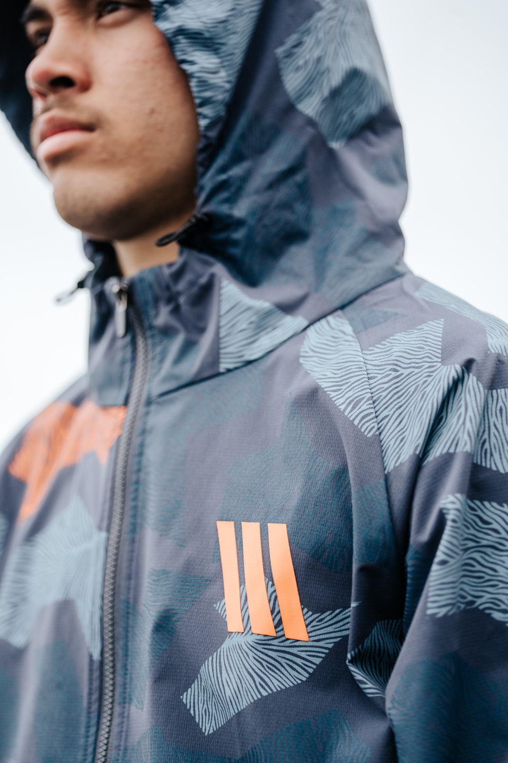 Uku ʻAkoʻakoʻa ʻŌnini Windbreaker- Navy – Sig Zane Designs