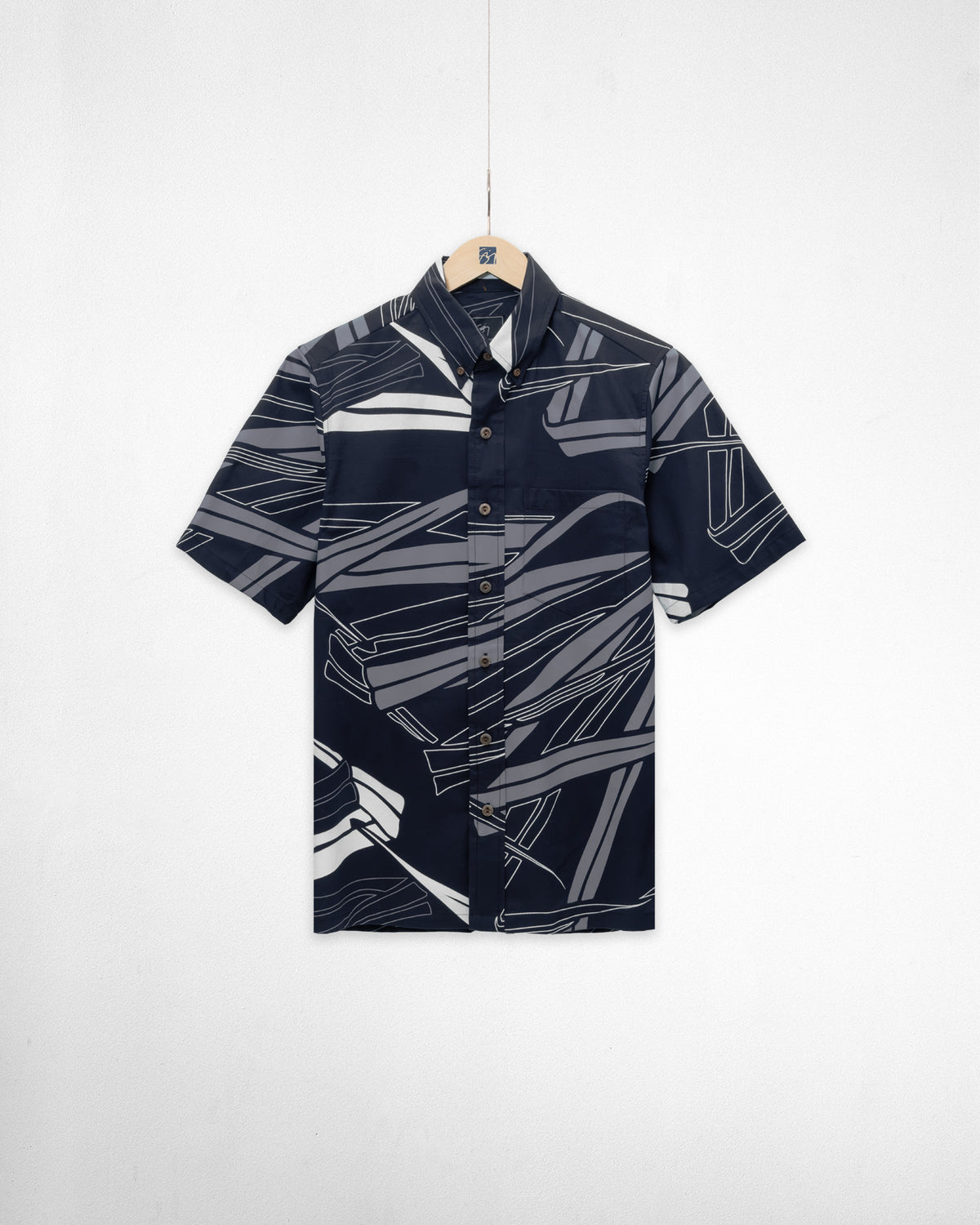 Pili Lāʻele Button Up Aloha Shirt- Pepper/White/Slate – Sig Zane Designs