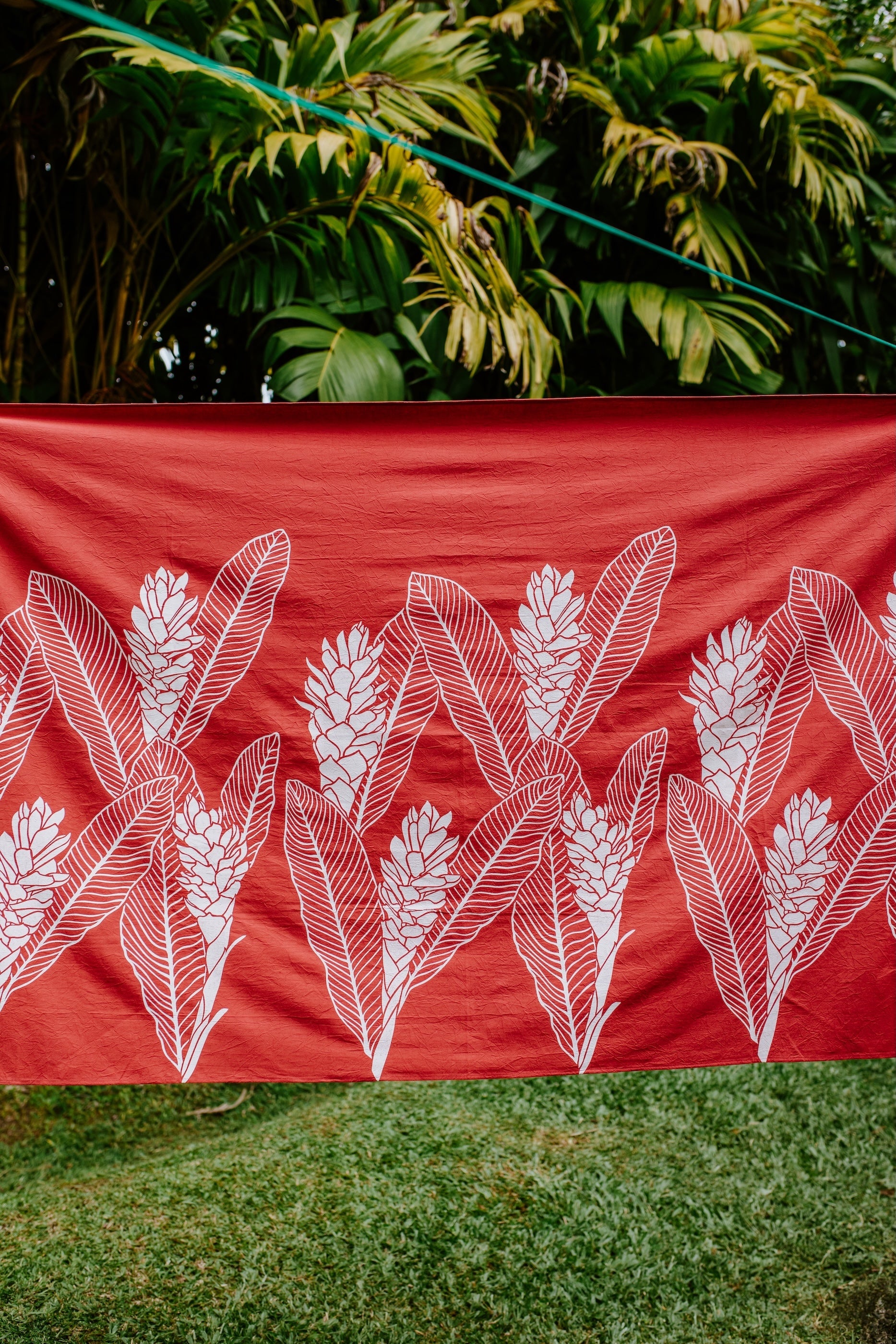 Kauʻi Huakaʻi Pareu-Red